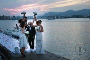 novios llegando a sa punta, lugar de celebracion de boda en ibiza